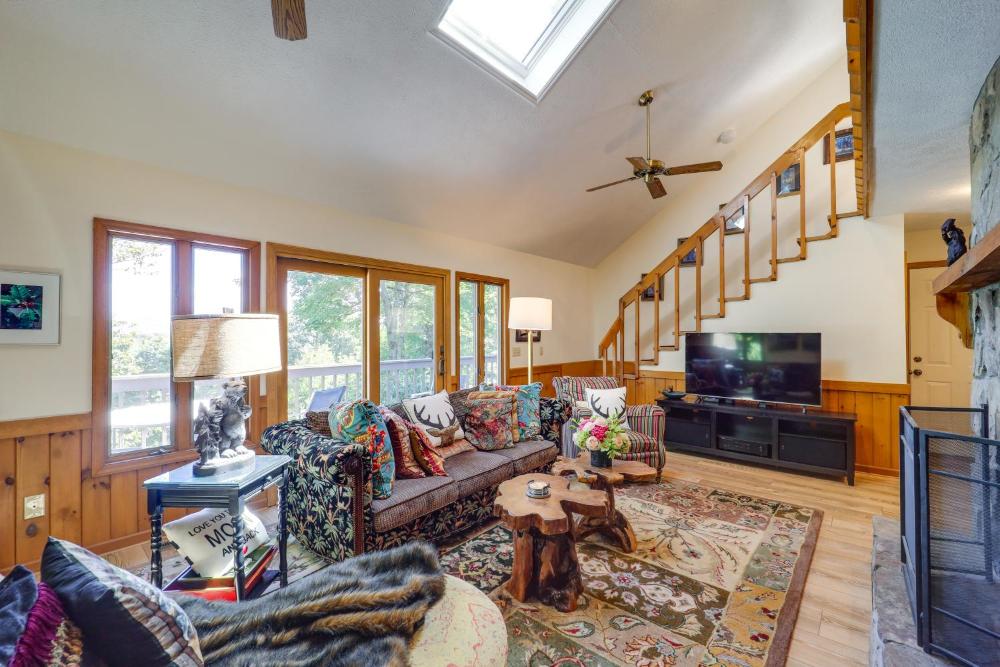 Dog-Friendly Blowing Rock Chalet with Stunning Views